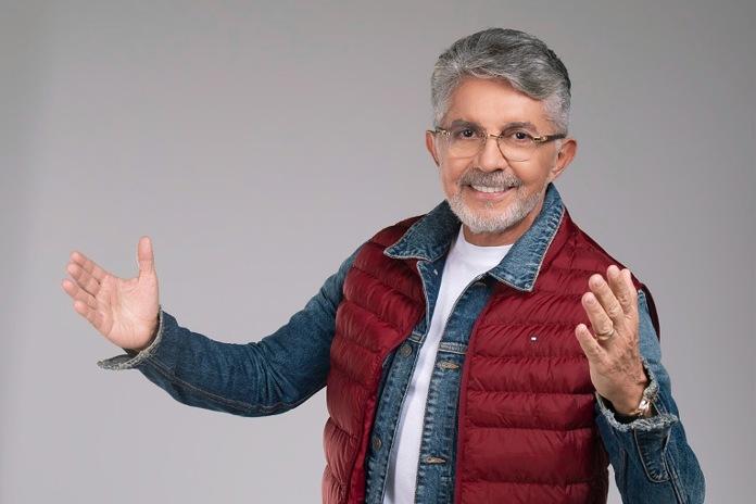 Adelmario Coelho esquenta as turbinas para o São João e faz a festa no interior da Bahia