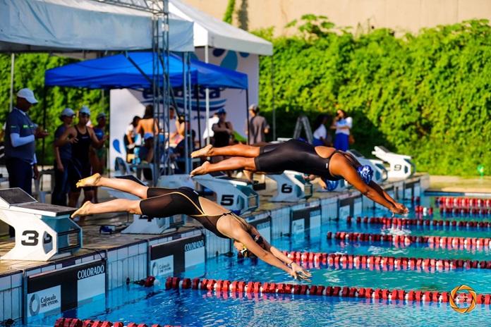 Atletas brilham na Copa Embasa de Natação com novos recordes e disputas nos Jogos Escolares