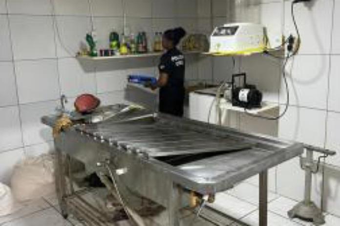 Fiscalização da Polícia Civil identifica irregularidades em funerárias no município de Lauro de Freitas