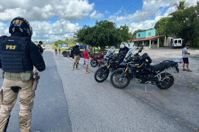Duas rodas, mais segurança: PRF intensifica fiscalização de motocicletas no norte da Bahia
