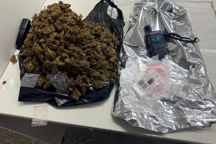 PM apreende mais de 2kg de maconha em Pirajá