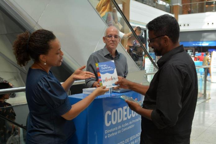 Mês do Consumidor: Codecon e CDL prestam atendimento à população em shoppings e Estação da Lapa