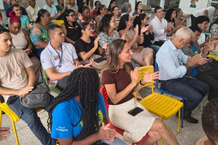 Prefeitura certifica 60 jovens da região do Mané Dendê em programa pioneiro de tecnologia