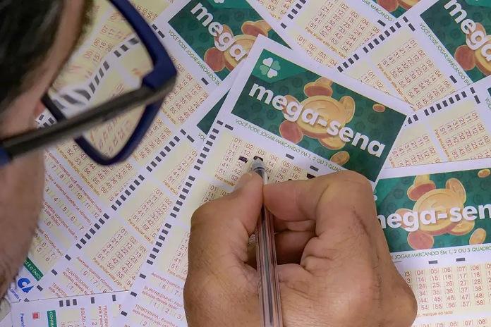 Mega-Sena sorteia prêmio estimado em R$ 130 milhões nesta quinta-feira