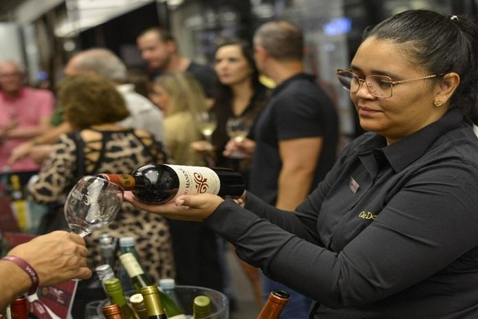 Shopping da Bahia recebe 4ª edição da maior feira de vinhos do Norte e Nordeste no dia 01/11